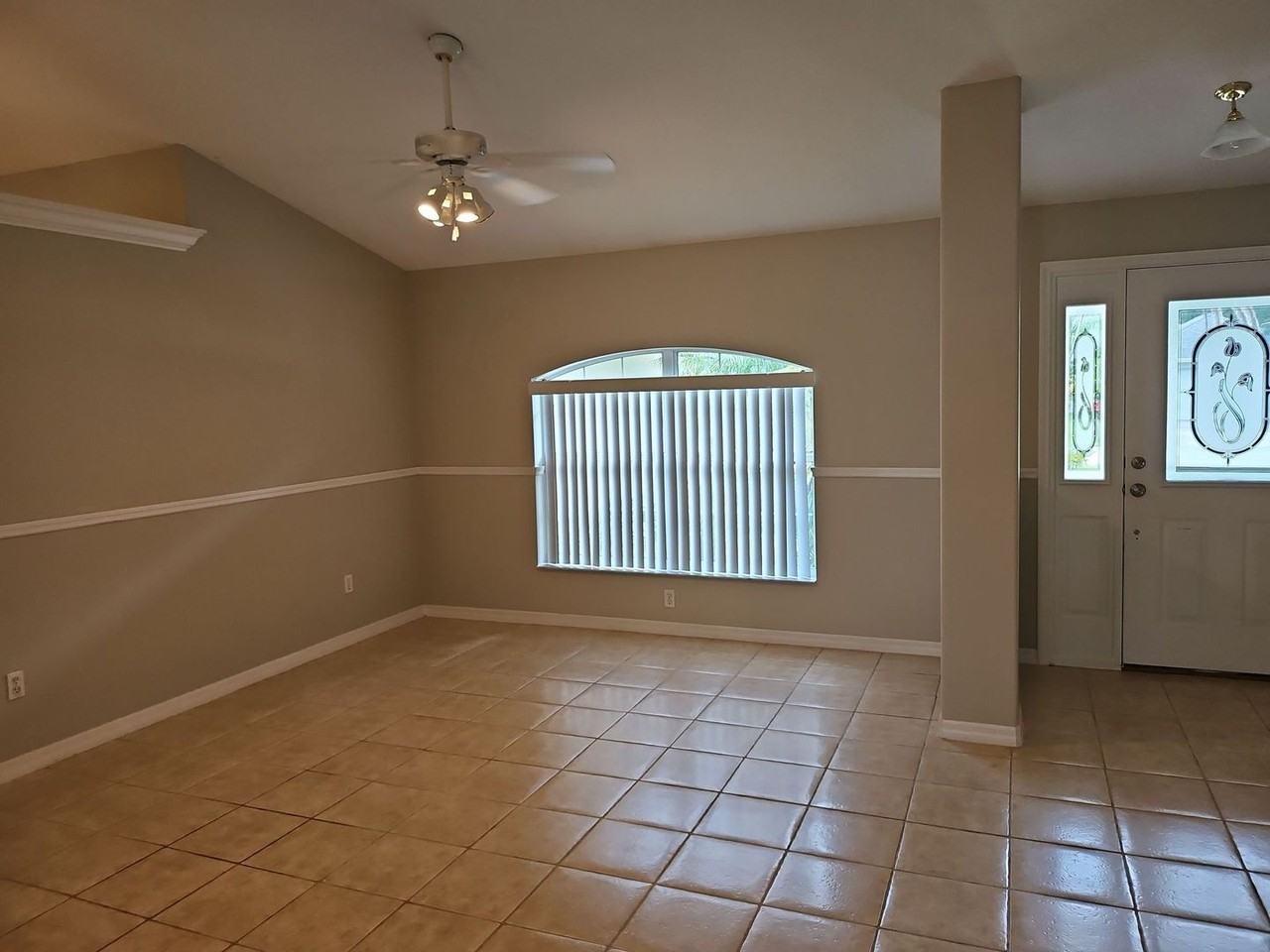 124 Foxhall Ln - Photo 4 of 21