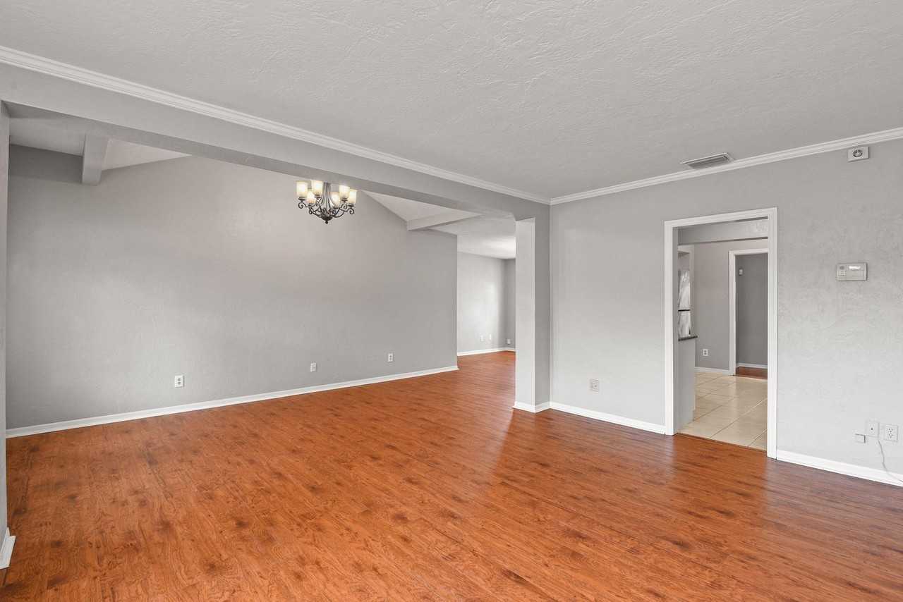 2607 Elizabeth Ave - Photo 6 of 30