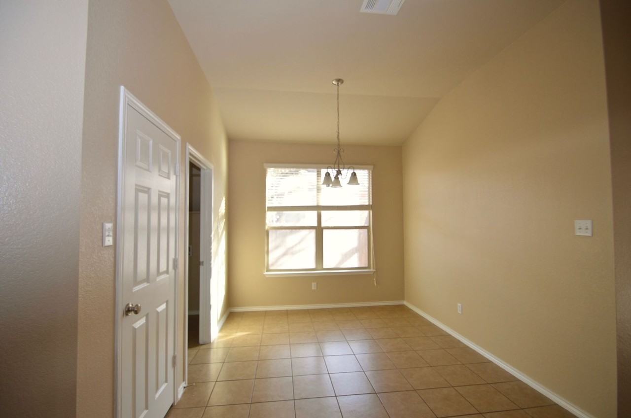 7300 Golden Oak Ln - Photo 5 of 20