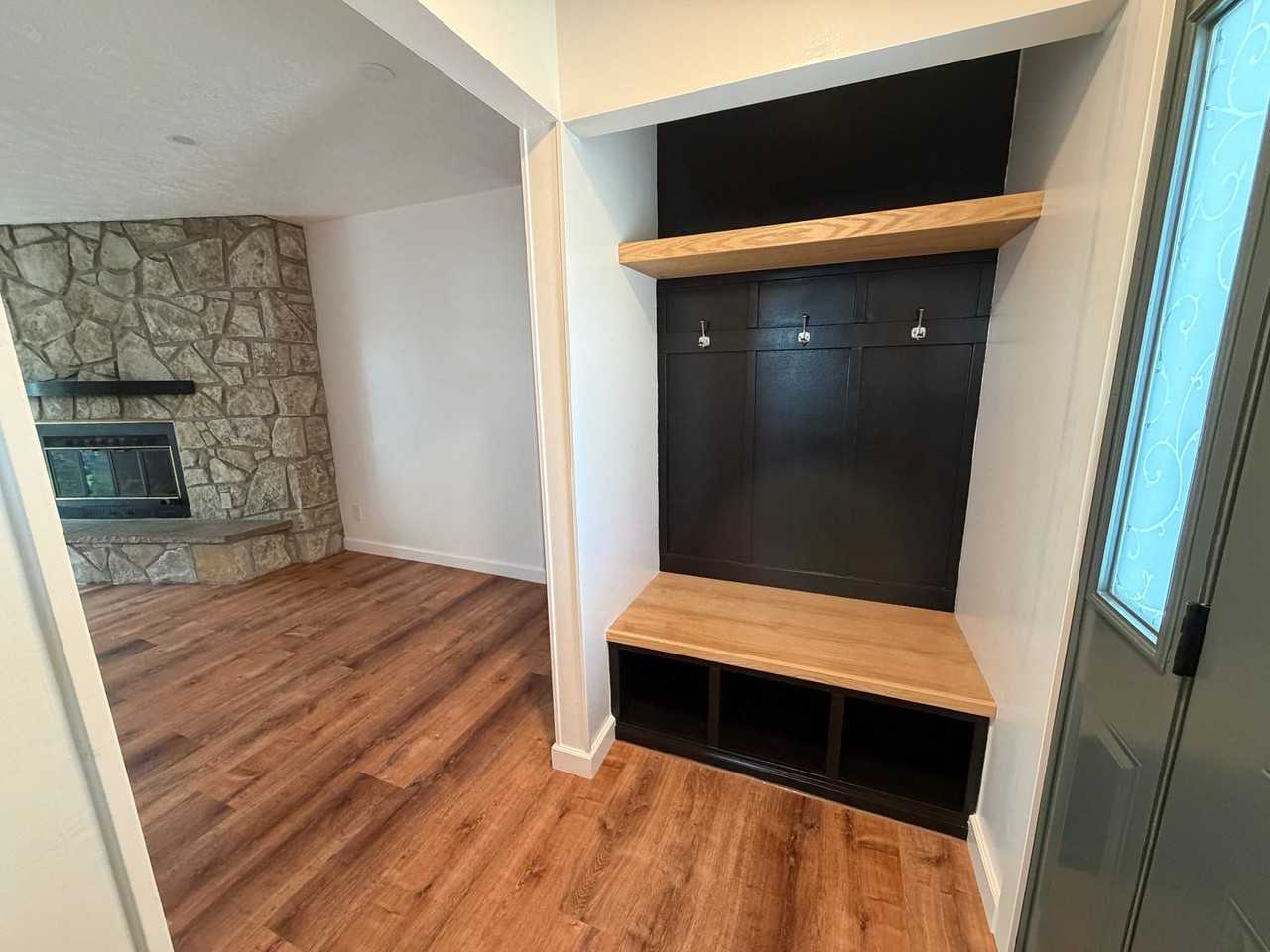 2421 Brook Ln - Photo 3 of 18