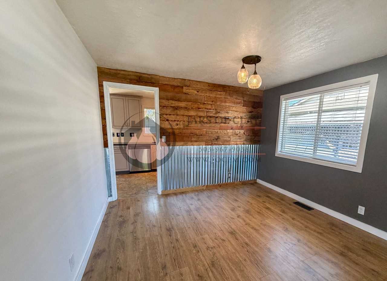 3862 Doloris Ct Ne - Photo 3 of 20
