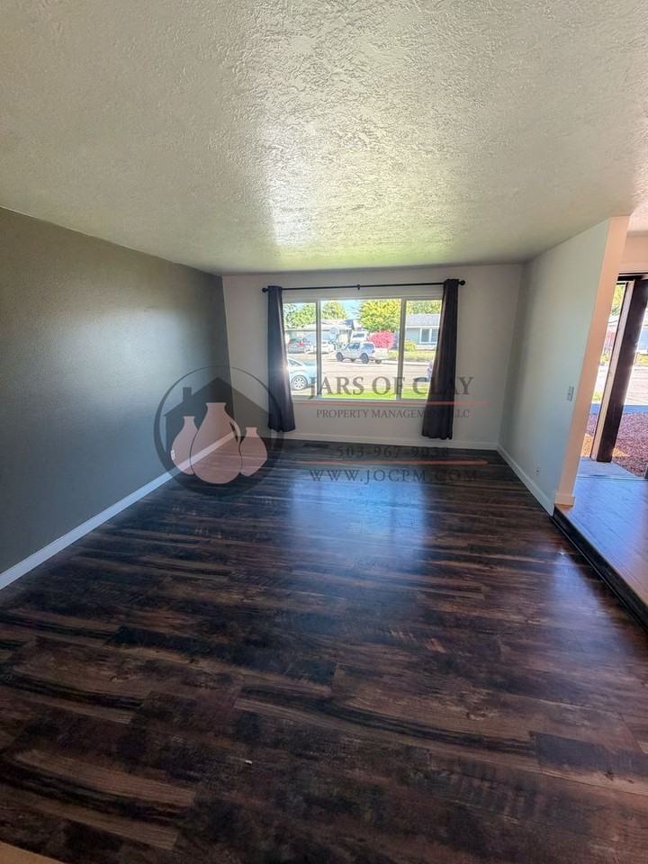 3862 Doloris Ct Ne - Photo 4 of 20