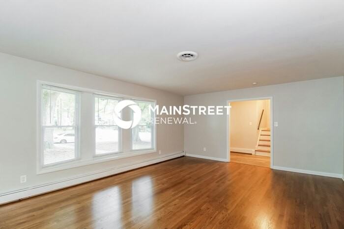 501 Florham Dr - Photo 4 of 17