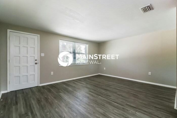 8912 Hervel Cir - Photo 4 of 16