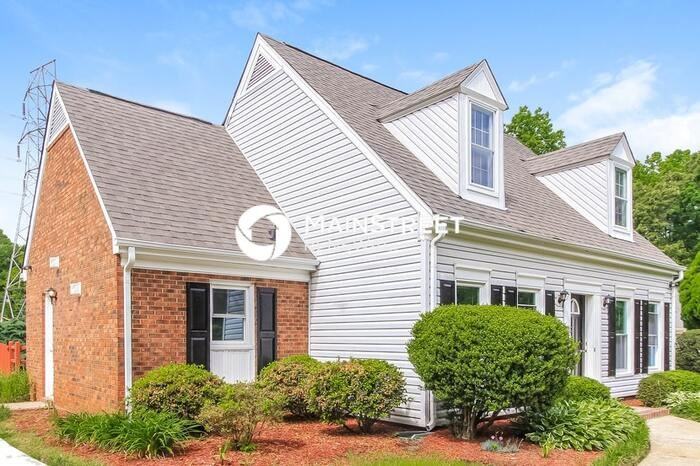 11604 Charnwood Ct - Photo 4 of 17