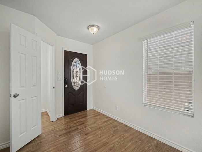 3814 Amber Chase - Photo 4 of 22