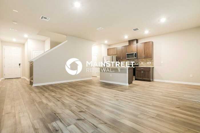 11511 Woodleaf Dr - Photo 4 of 17