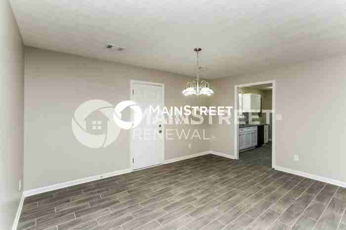 305 Barr Cir - Photo 6 of 16