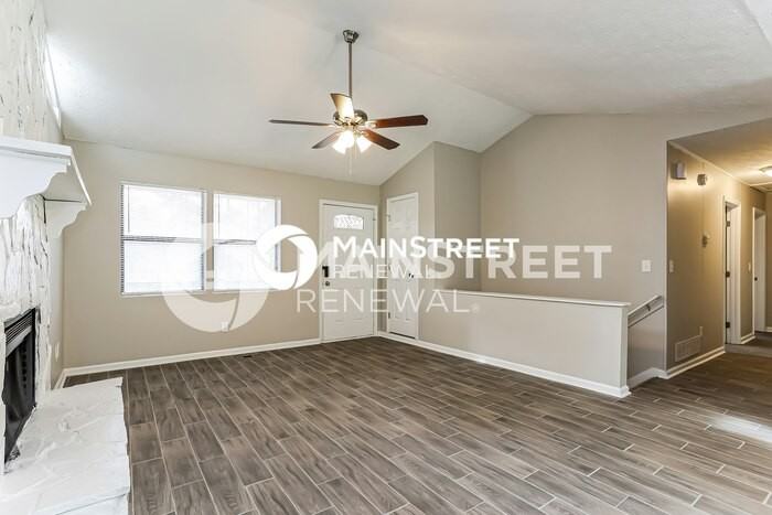 8905 Daerwater Dr - Photo 5 of 17