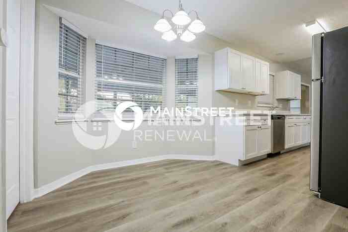 3104 Shamrock Dr - Photo 4 of 16