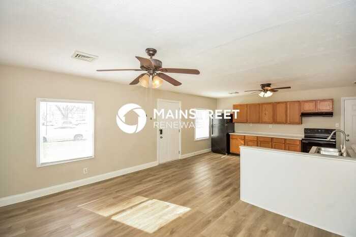 1325 S Ewing St - Photo 4 of 16