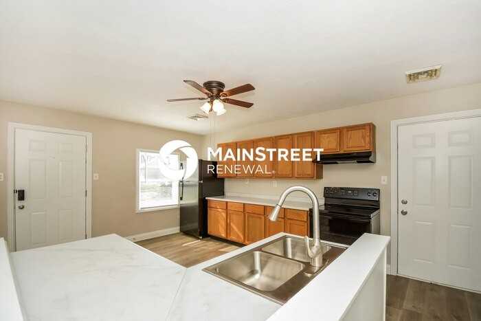 1325 S Ewing St - Photo 5 of 16