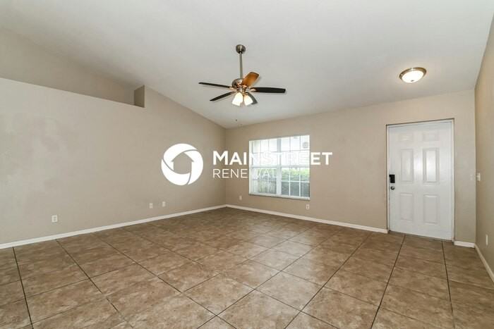 1804 Nw 18th St - Photo 4 of 13