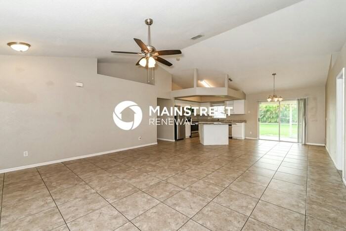 1804 Nw 18th St - Photo 5 of 13