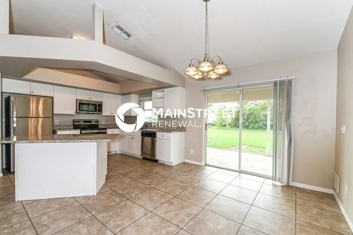 1804 Nw 18th St - Photo 6 of 13