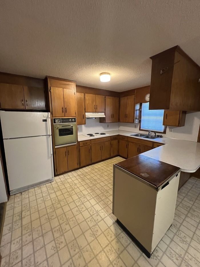 1120 Ohio St - Photo 6 of 13