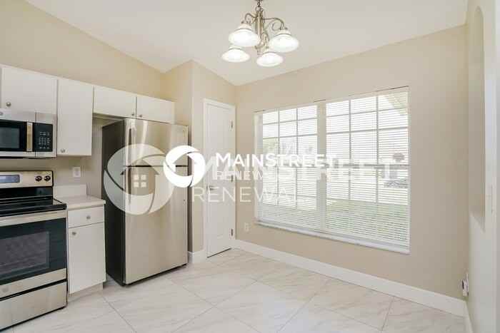 2722 Nw 5th Ter - Photo 6 of 16