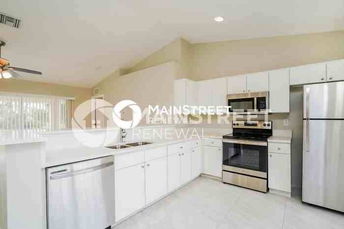 2722 Nw 5th Ter - Photo 7 of 16