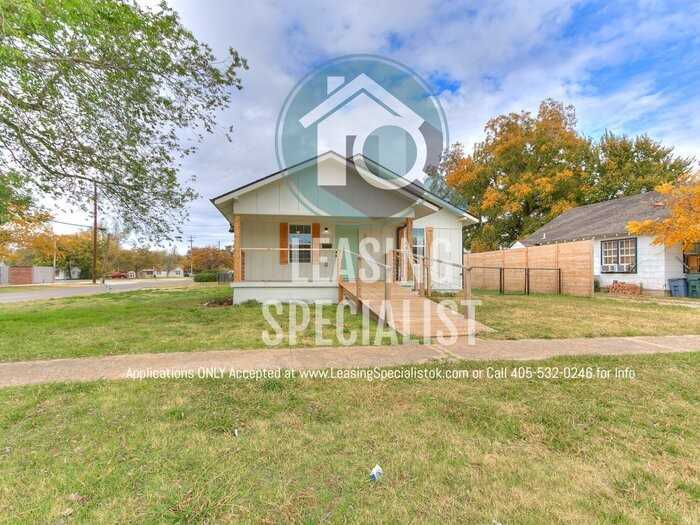 303 E Frank St - Photo 6 of 50