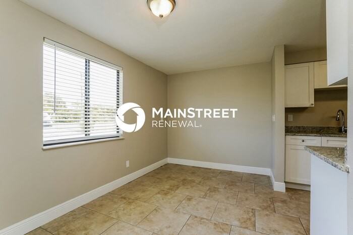 2624 Ne 21st Ct - Photo 6 of 16