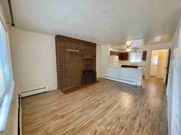 1714 E 16th St - Photo 2 of 16