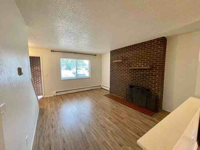 1714 E 16th St - Photo 3 of 16
