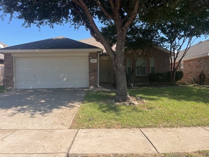 1513 Kingfisher Dr - Photo 2 of 17