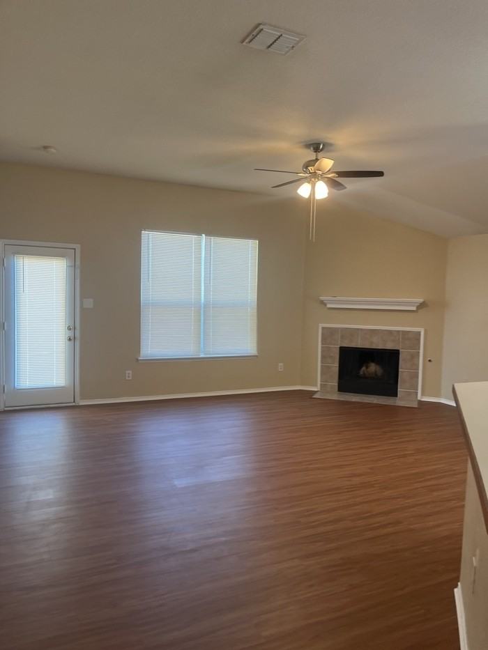1513 Kingfisher Dr - Photo 5 of 17