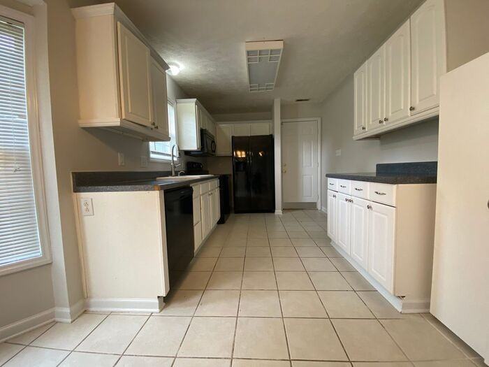 183 Independence Dr - Photo 6 of 25