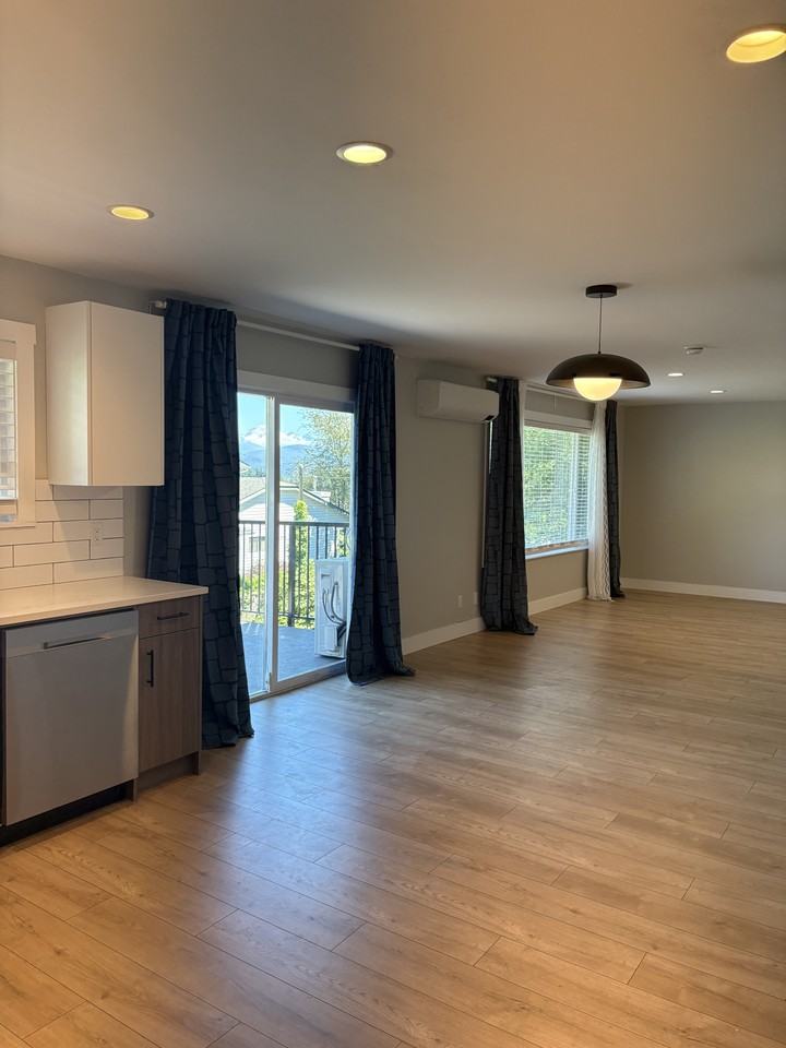 7784 Cedar Street - Photo 6 of 26