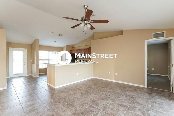 425 Ne 15th Ter - Photo 5 of 16