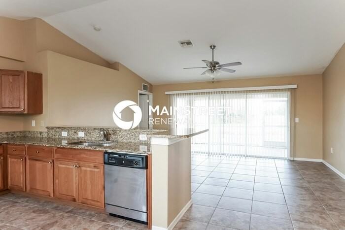 425 Ne 15th Ter - Photo 6 of 16