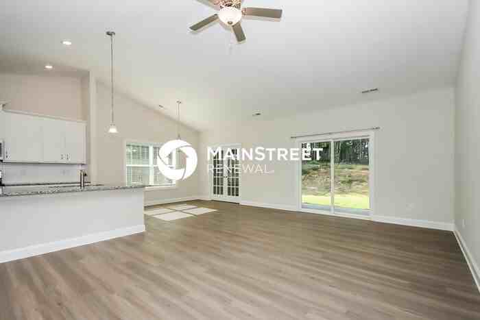 135 Tradesmen Trl - Photo 3 of 15