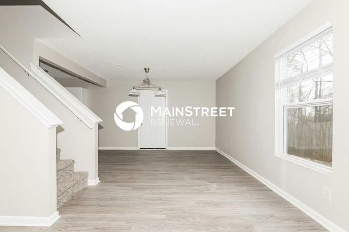 7050 Sycamore Grove Ct - Photo 3 of 17