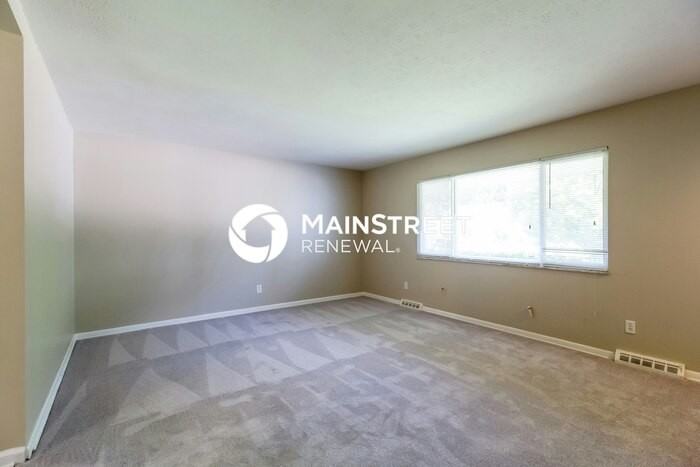 1387 Bosworth Ct - Photo 3 of 17