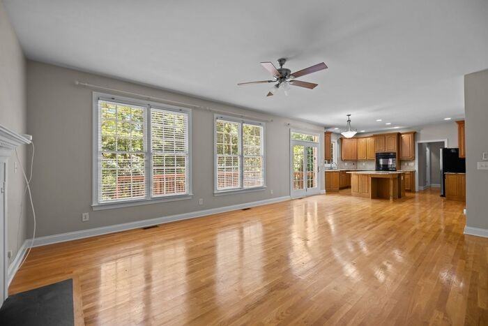 2307 Keara Way - Photo 7 of 34