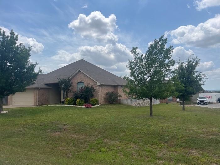 1005 Winding Rd - Photo 3 of 26