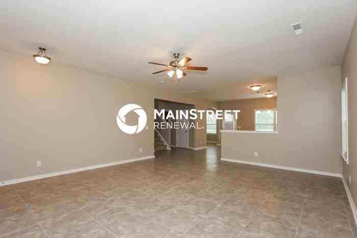 3324 Saddlebrook Dr - Photo 4 of 15