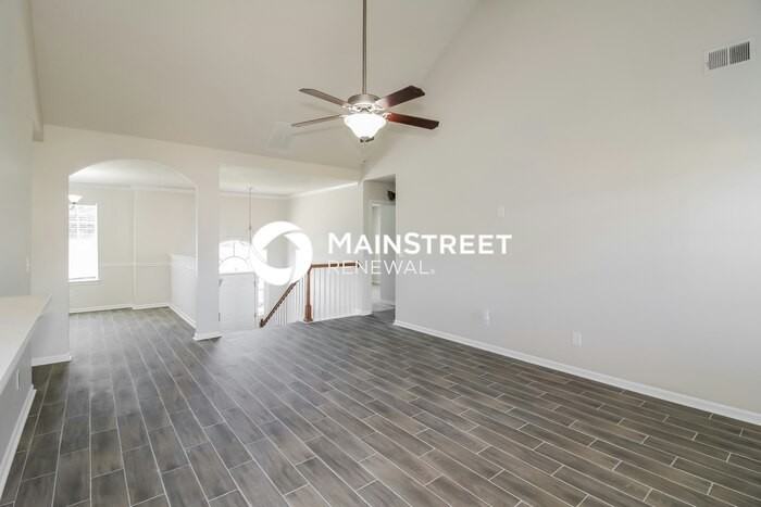 5847 Colonnade Dr - Photo 6 of 18