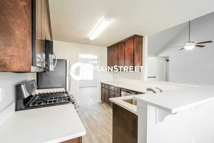 5847 Colonnade Dr - Photo 7 of 18
