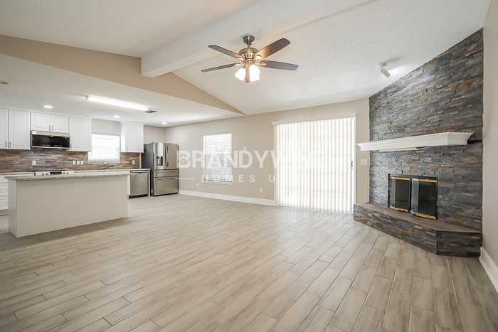 3555 Barbizon Ct - Photo 6 of 19