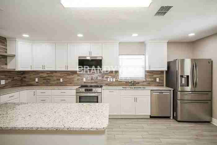3555 Barbizon Ct - Photo 7 of 19