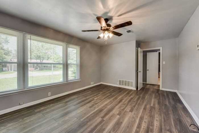 1014 W Belden St - Photo 5 of 18