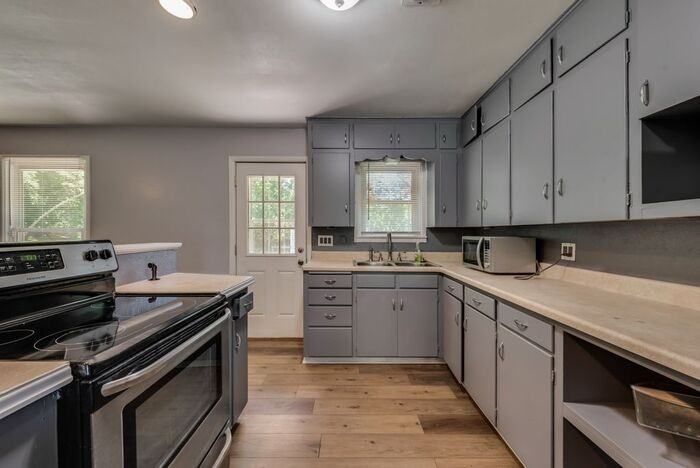 1014 W Belden St - Photo 6 of 18