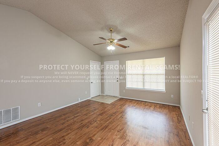 3085 W Woodridge Dr - Photo 4 of 17