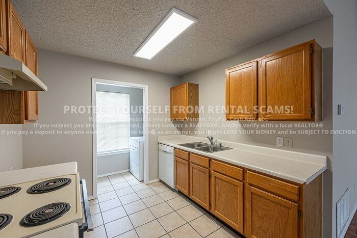 3085 W Woodridge Dr - Photo 7 of 17
