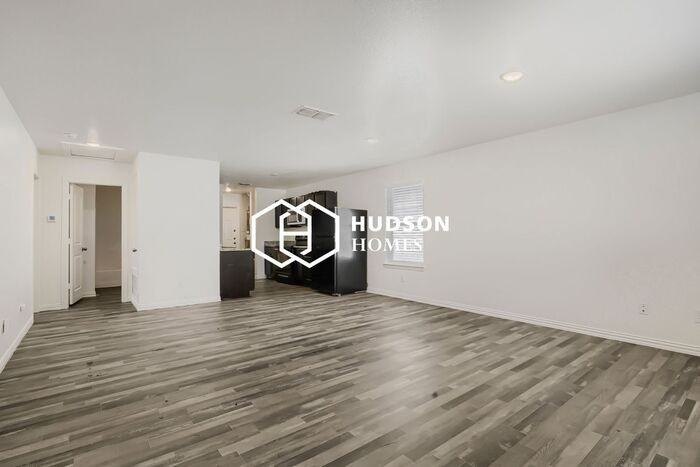 524 E Texas St - Photo 4 of 14