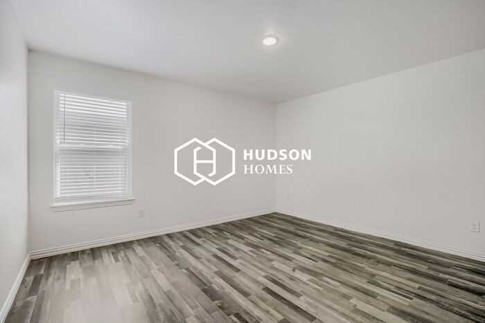 524 E Texas St - Photo 7 of 14