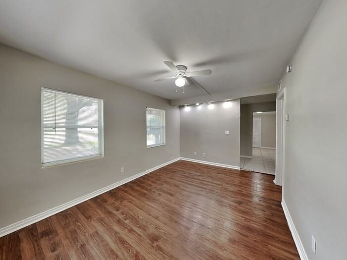 8818 Ricardo Ln - Photo 4 of 22