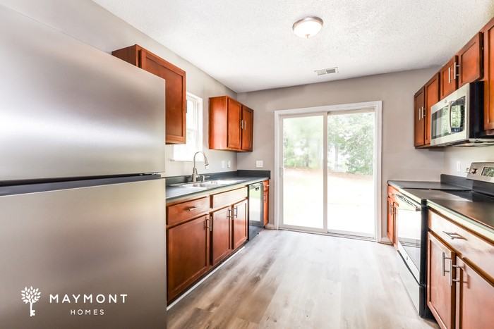 313 Denman Loop - Photo 7 of 16